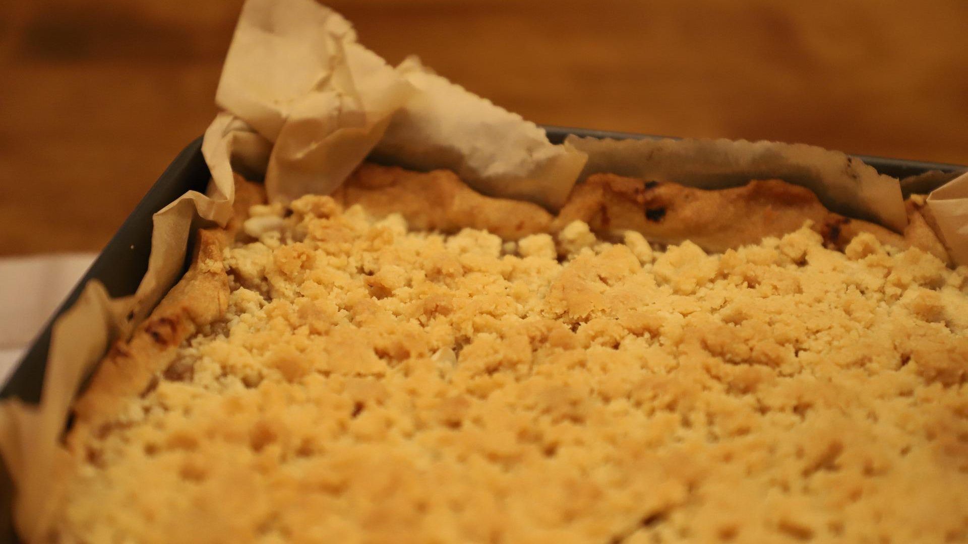 Saftiger Apfelkuchen im Dutch Oven | Skandika