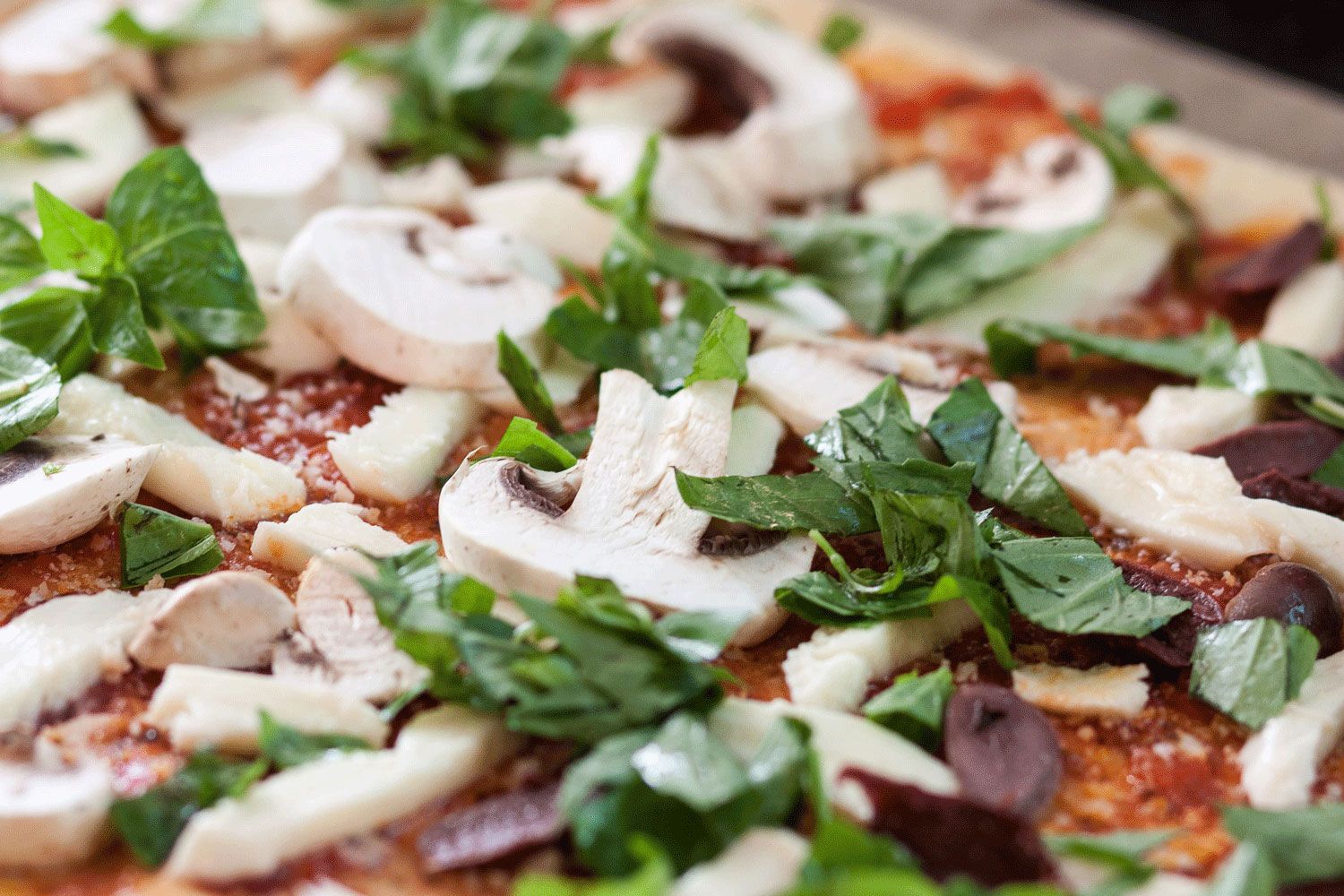 Pizza with a difference: flatbread pizza from the oven | Skandika